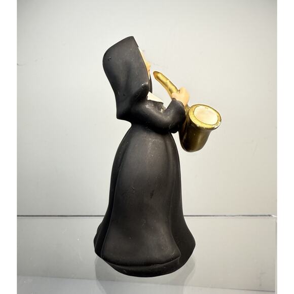 Napcoware Nun Playing Saxophone Figurine 7129 Made in Taiwan Black Habit VTG - Picture 5 of 6